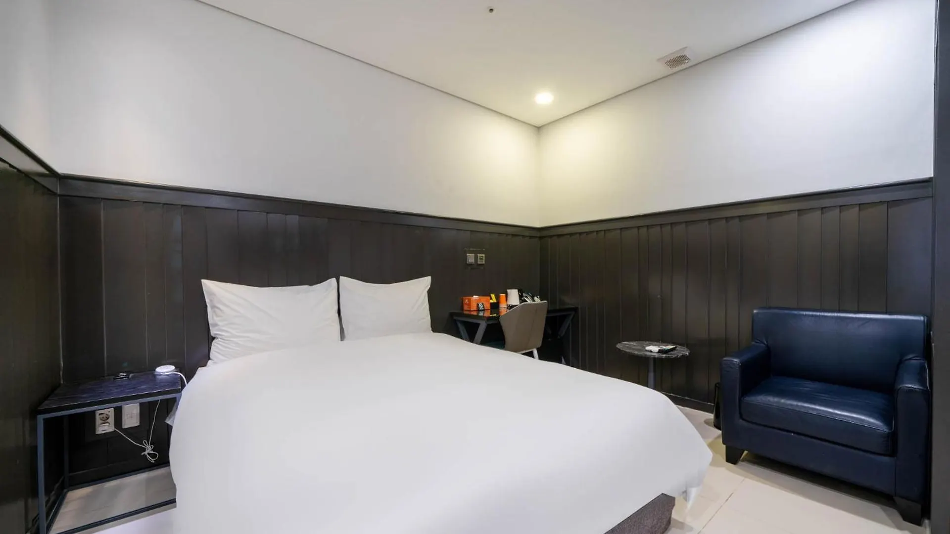 Jb Design Hotel Busan 2*,