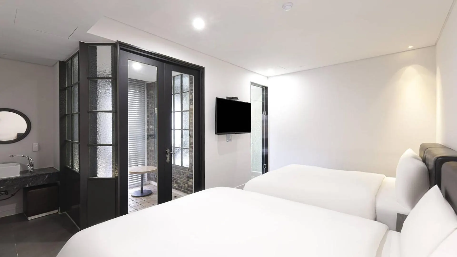 Jb Design Hotel Busan 2*,